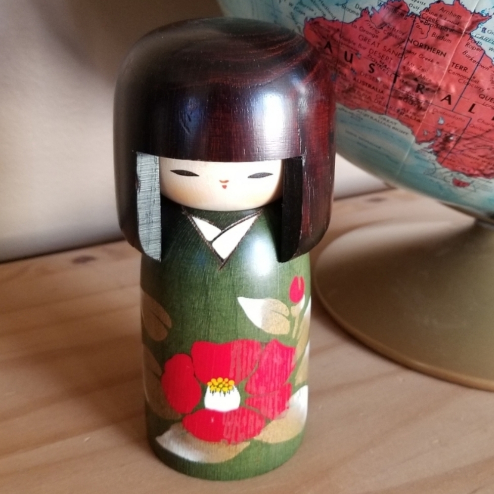Japanese KOKESHI wooden doll